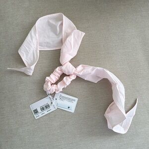NWT Lululemon hair tie (Pastel pink)
